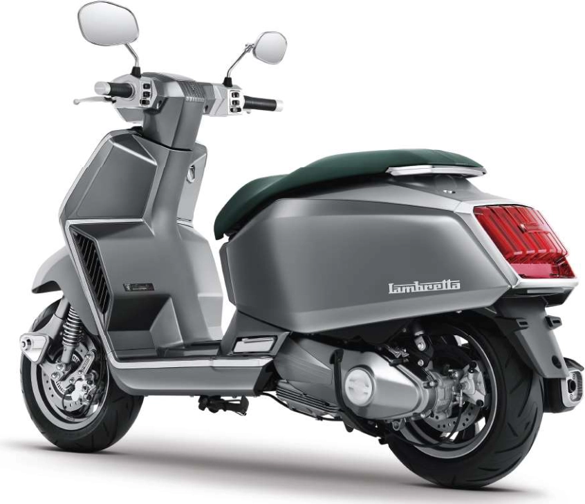 X300 側後方外觀與駐車架區域