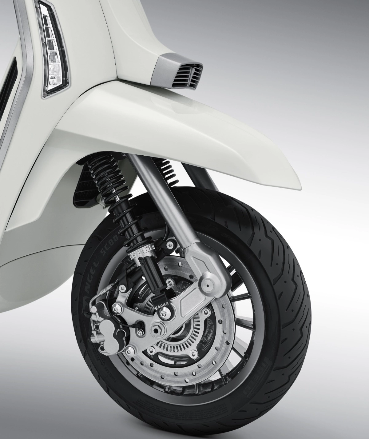 Lambretta G350 Series I 雙前避震、前輪與 ABS 官方圖片